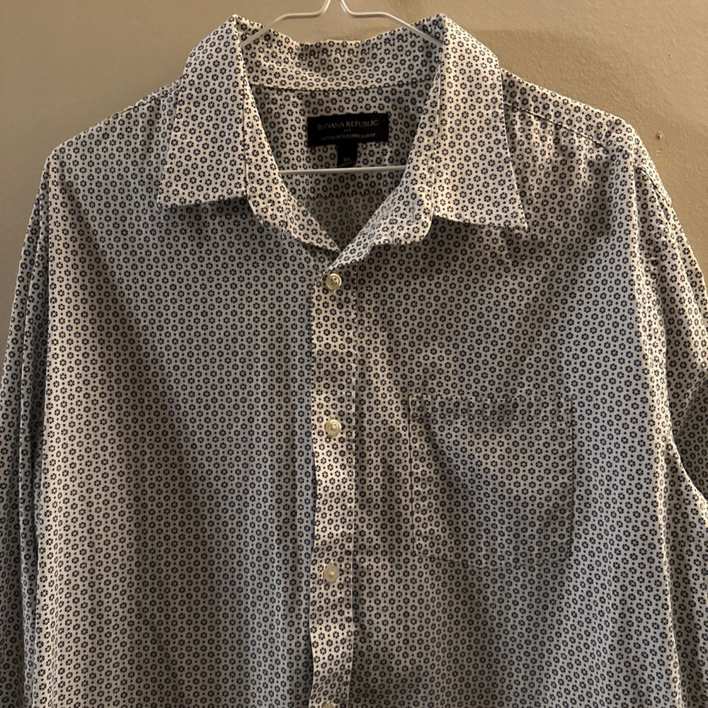 Banana Republic Black and White Geometric Button-Down Shirt